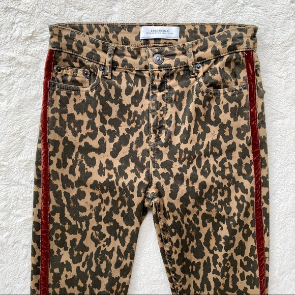 Zara woman high rise leopard animal print red velvet trim skinny jeans 2 - Picture 9 of 12